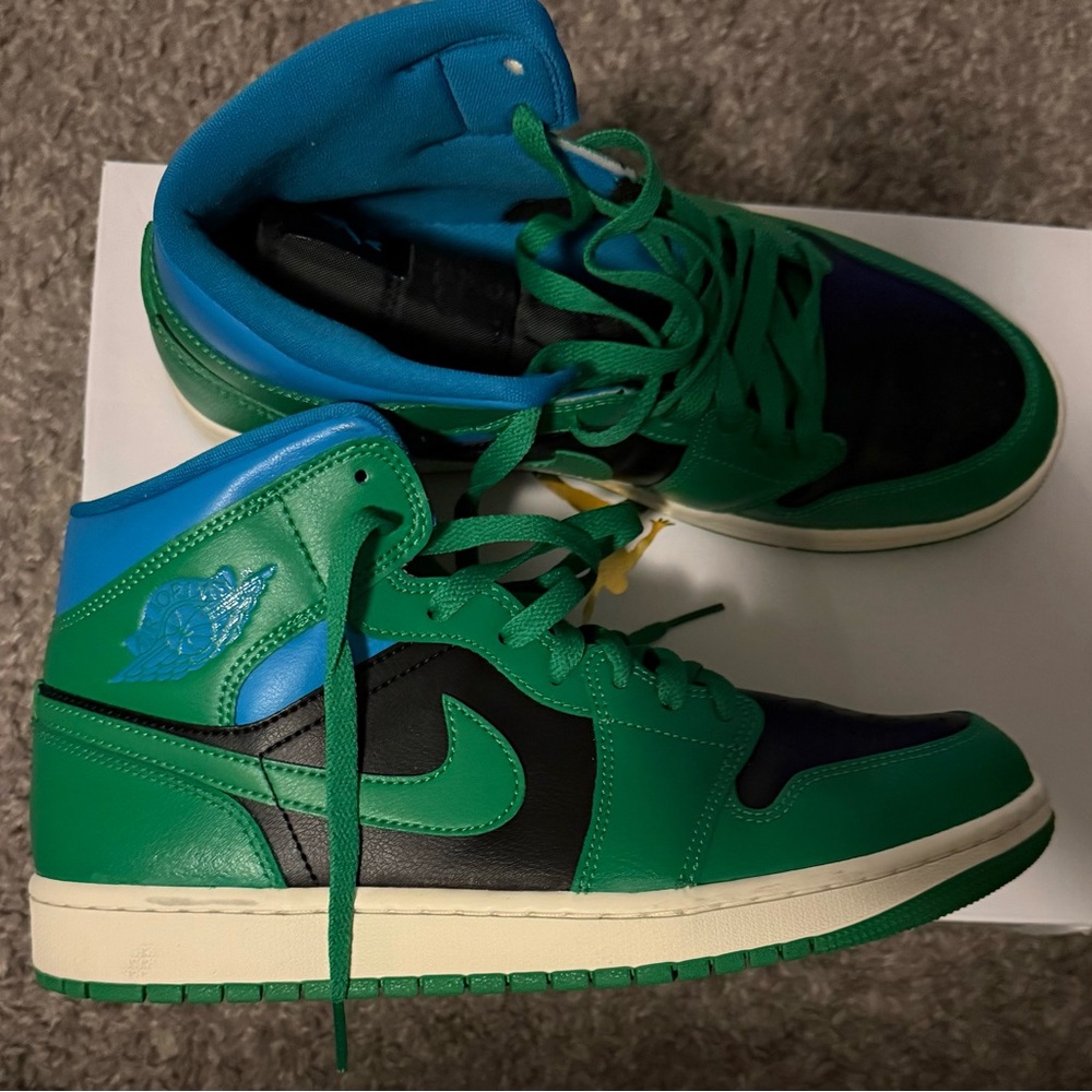 Authentic Nike Air Jordan 1 MID Green and Blue Sneaker Women size 11 Men size9.5